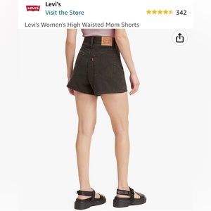 Levi’s high waisted mom shorts size 33